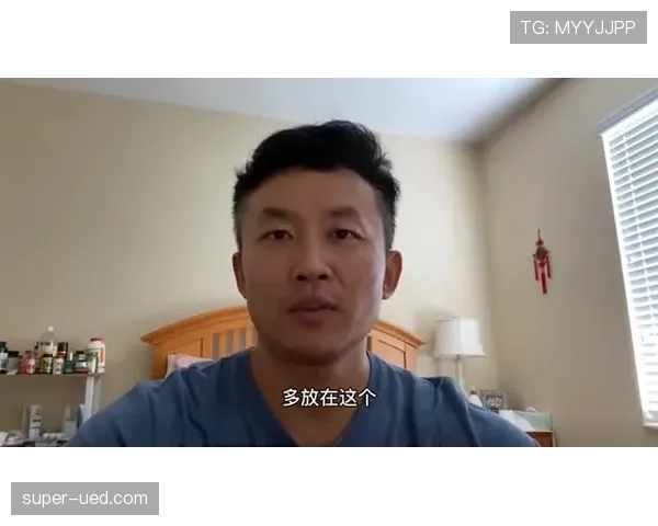 刷到唐佳豪家居照,睡眼朦胧的他旁边放着那个奢侈包,把我半年工资直接按回起点,真离谱 刷到唐佳豪家居照,睡眼朦胧的他旁边放着那个奢侈包,把我半年工资直接按回起点,真离谱