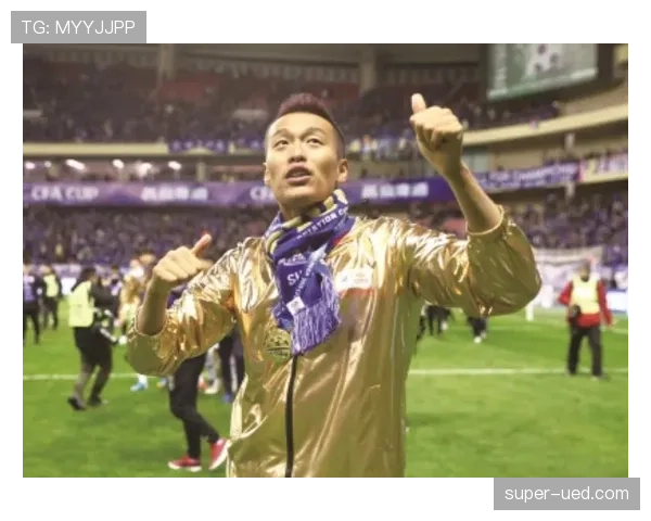 李梓嘉练球间隙居然抱着金链子甩,感觉他家DNA都是贵族范儿… 李梓嘉练球间隙居然抱着金链子甩,感觉他家DNA都是贵族范儿…